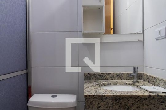Banheiro de kitnet/studio à venda com 1 quarto, 35m² em Vila Nhocuné, São Paulo