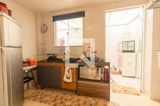 Cozinha de apartamento para alugar com 2 quartos, 65m² em Braga, São José dos Pinhais