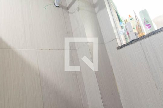 Banheiro Social de apartamento para alugar com 2 quartos, 65m² em Braga, São José dos Pinhais