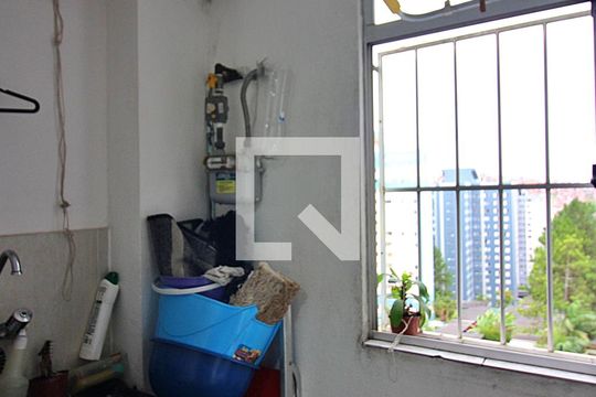 Área de Serviço de apartamento para alugar com 2 quartos, 52m² em Santa Terezinha, São Bernardo do Campo
