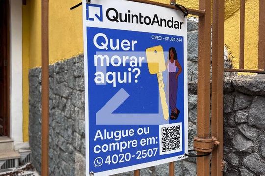 Placa instalada de casa à venda com 3 quartos, 230m² em Bela Vista, São Paulo
