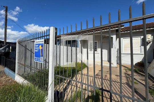 Plaquinha fachada de casa para alugar com 2 quartos, 94m² em Campina, São Leopoldo
