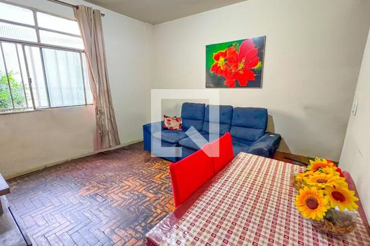 Sala de apartamento para alugar com 2 quartos, 45m² em Nova Cachoeirinha, Belo Horizonte