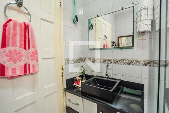 Banheiro de casa para alugar com 2 quartos, 111m² em Jardim Utinga, Santo André