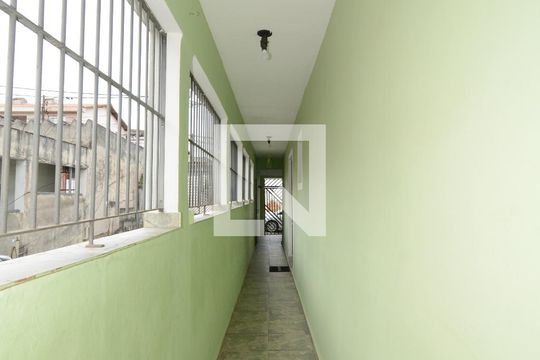 Corredor externo de casa à venda com 3 quartos, 110m² em Vila Campo Grande, São Paulo