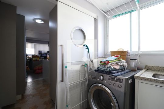Área de Serviço de apartamento à venda com 3 quartos, 216m² em Vila Romana, São Paulo