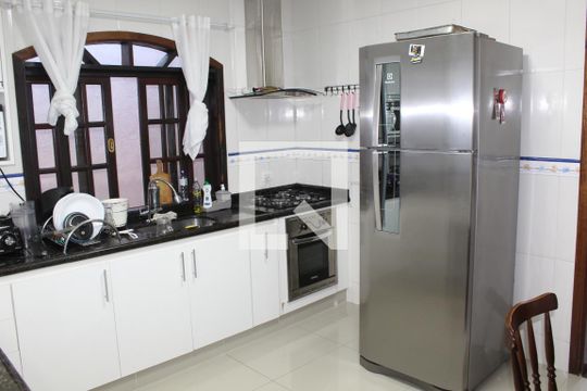 Cozinha de casa para alugar com 2 quartos, 100m² em Jardim do Engenho, Cotia