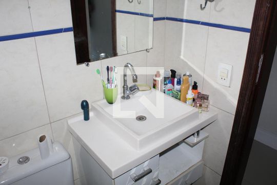 Banheiro de casa para alugar com 2 quartos, 100m² em Jardim do Engenho, Cotia