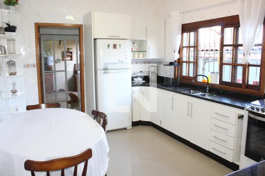 Cozinha de casa para alugar com 3 quartos, 223m² em Jardim do Engenho, Cotia