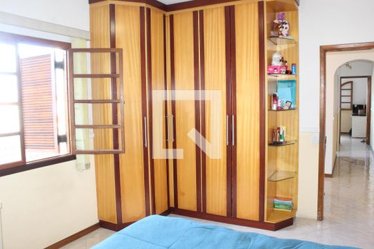 Suíte de casa para alugar com 3 quartos, 223m² em Jardim do Engenho, Cotia