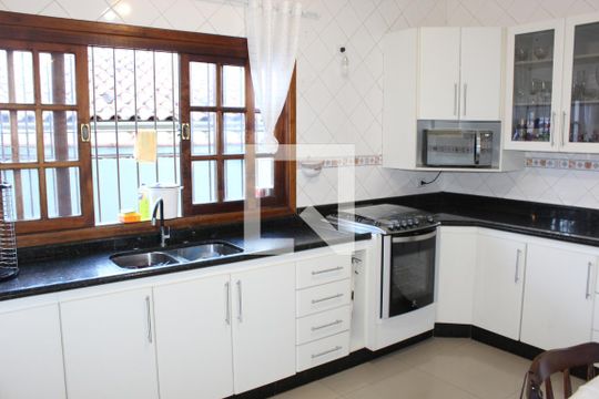 Cozinha de casa para alugar com 3 quartos, 223m² em Jardim do Engenho, Cotia