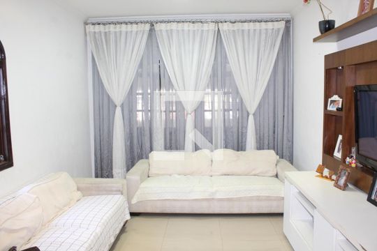 Sala de casa para alugar com 3 quartos, 223m² em Jardim do Engenho, Cotia