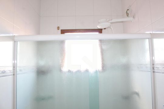 Banheiro de casa para alugar com 3 quartos, 223m² em Jardim do Engenho, Cotia