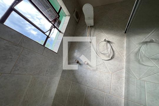 Banheiro 1 de casa para alugar com 4 quartos, 250m² em Guarani, Novo Hamburgo
