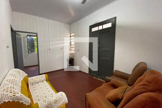 Sala 2 de casa para alugar com 4 quartos, 250m² em Guarani, Novo Hamburgo