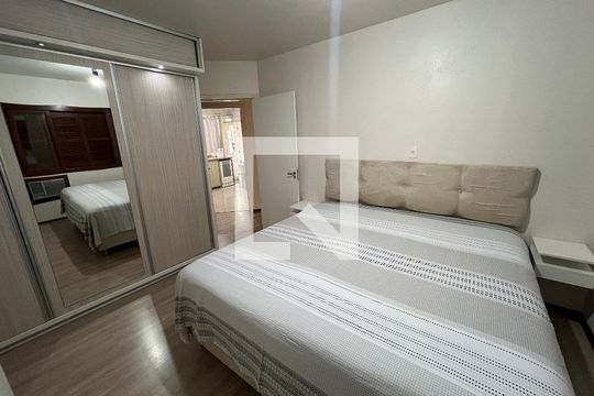 Suíte de casa para alugar com 4 quartos, 250m² em Guarani, Novo Hamburgo