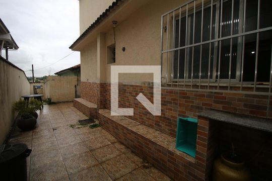 Quintal de casa à venda com 2 quartos, 73m² em Brás de Pina, Rio de Janeiro