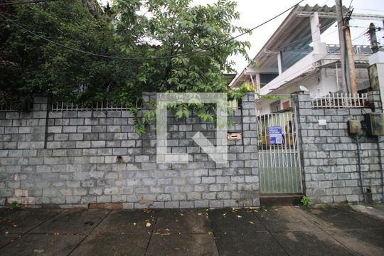 Fachada da casa de casa à venda com 2 quartos, 73m² em Brás de Pina, Rio de Janeiro