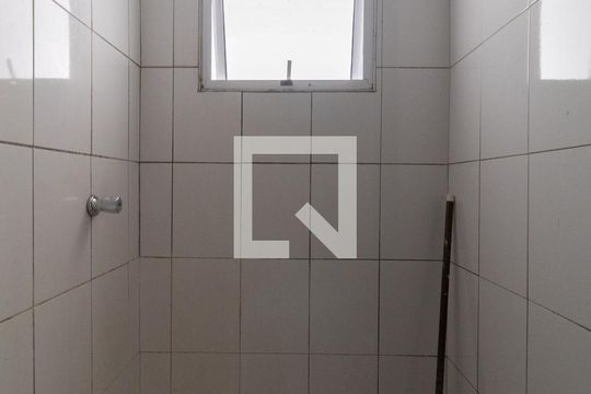 Banheiro de apartamento para alugar com 1 quarto, 37m² em Vila Nhocuné, São Paulo