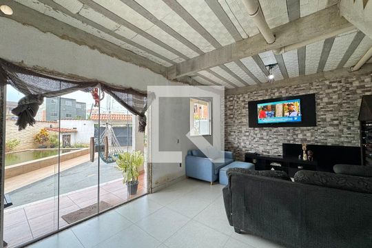 Sala de casa à venda com 4 quartos, 330m² em Vargem Grande, Rio de Janeiro