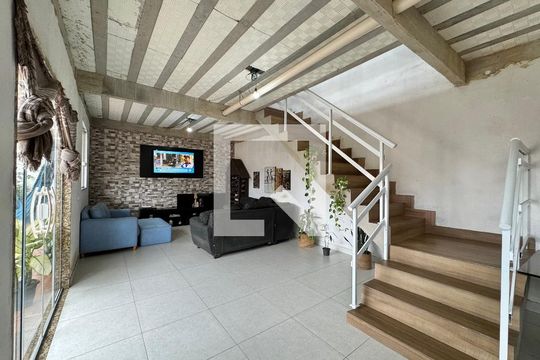 Casa à venda com 4 quartos, 330m² em Vargem Grande, Rio de Janeiro