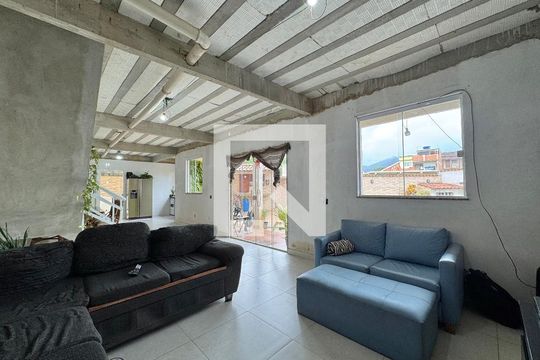 Sala de casa à venda com 4 quartos, 330m² em Vargem Grande, Rio de Janeiro