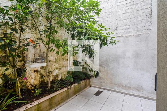 Quintal de casa à venda com 3 quartos, 400m² em Jardim Las Vegas, Santo André
