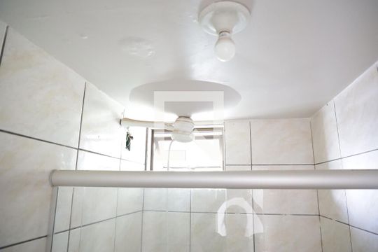 Banheiro de apartamento à venda com 3 quartos, 89m² em Parque Amazonia, Goiânia