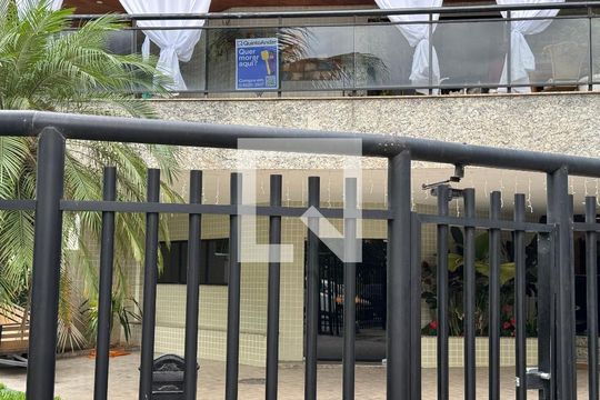 Plaquinha Quinto Andar de apartamento à venda com 2 quartos, 130m² em Recreio dos Bandeirantes, Rio de Janeiro