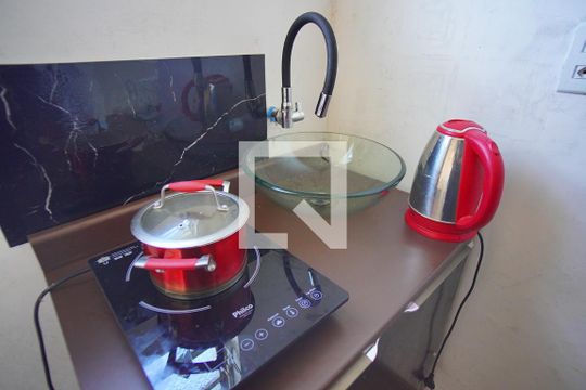Cozinha de apartamento à venda com 1 quarto, 45m² em Vila Ipiranga, Porto Alegre