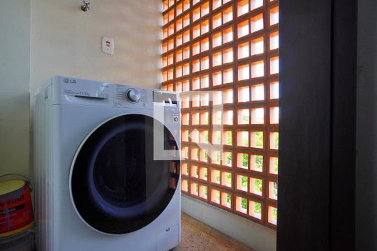 Cozinha e Área de Serviço de apartamento à venda com 1 quarto, 45m² em Vila Ipiranga, Porto Alegre