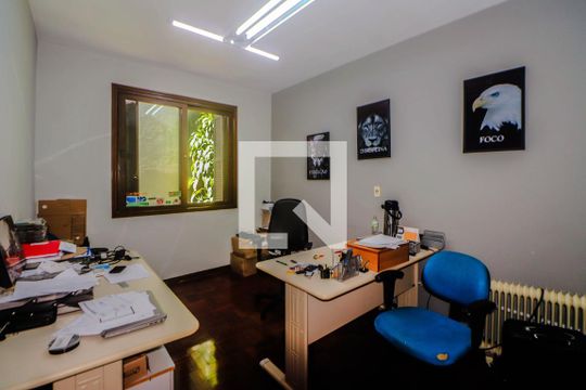 Quarto 1 de casa à venda com 3 quartos, 243m² em Jardim Itu, Porto Alegre