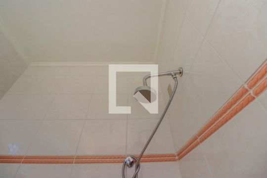 Banheiro da Suíte de casa à venda com 3 quartos, 243m² em Jardim Itu, Porto Alegre