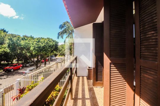 Suíte - Varanda de casa à venda com 3 quartos, 243m² em Jardim Itu, Porto Alegre