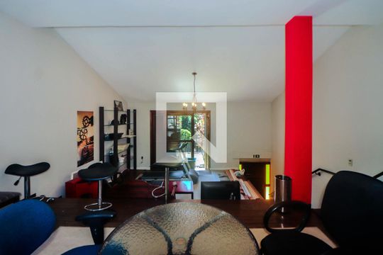 Sala de casa à venda com 3 quartos, 243m² em Jardim Itu, Porto Alegre