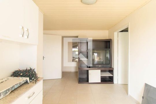 Sala de casa para alugar com 2 quartos, 80m² em Novo Mundo, Curitiba