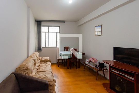 Sala de apartamento para alugar com 3 quartos, 90m² em Carlos Prates, Belo Horizonte