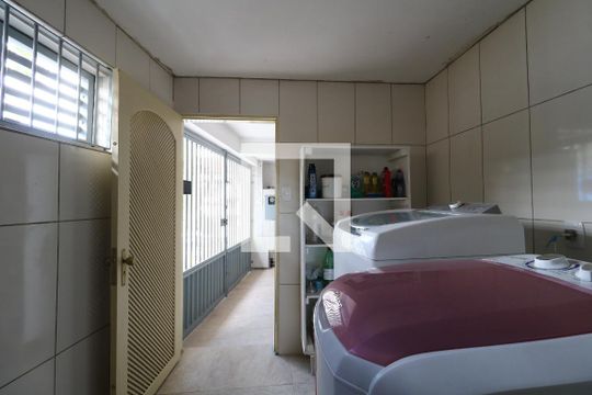 Área de Serviço de casa à venda com 2 quartos, 104m² em Vila Javri, Santo André