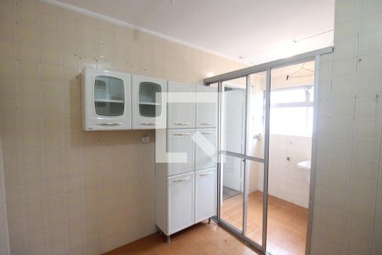 Cozinha de apartamento para alugar com 2 quartos, 60m² em Vila Pauliceia, São Paulo