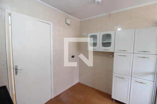 Cozinha de apartamento para alugar com 2 quartos, 60m² em Vila Pauliceia, São Paulo