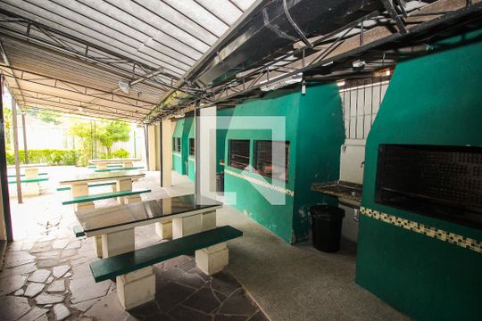 Área comum - Churrasqueira de apartamento para alugar com 1 quarto, 46m² em Teresópolis, Porto Alegre