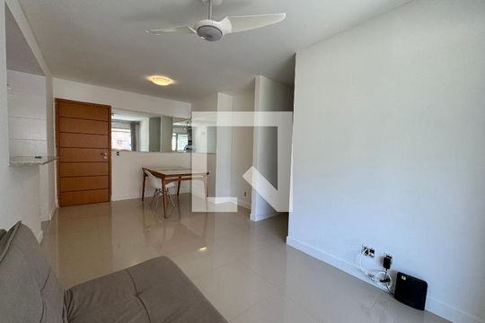 Sala de apartamento para alugar com 2 quartos, 65m² em Recreio dos Bandeirantes, Rio de Janeiro