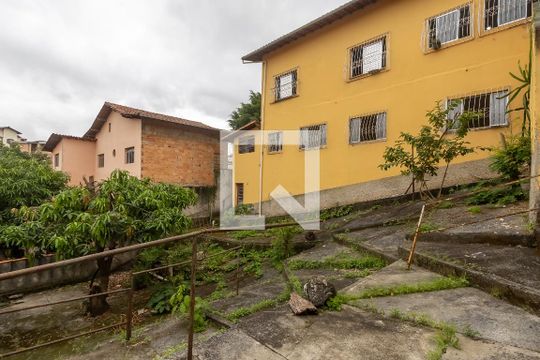 Quintal de casa para alugar com 6 quartos, 500m² em São João Batista, Belo Horizonte