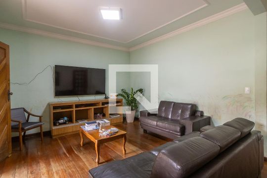 Sala de casa para alugar com 6 quartos, 500m² em São João Batista, Belo Horizonte