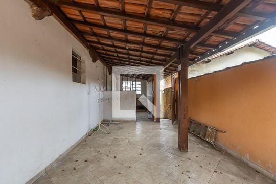 Casa 2 - Garagem de casa para alugar com 6 quartos, 500m² em São João Batista, Belo Horizonte