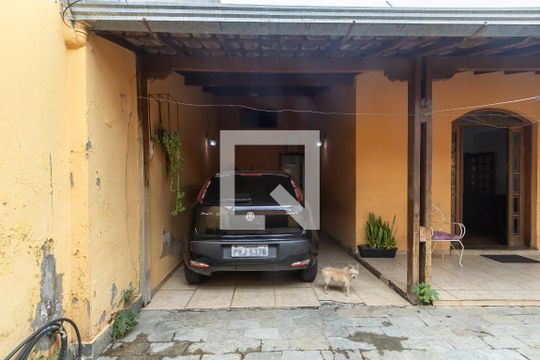 Garagem de casa para alugar com 6 quartos, 500m² em São João Batista, Belo Horizonte