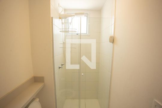 Banheiro de apartamento para alugar com 1 quarto, 64m² em Lapa, São Paulo