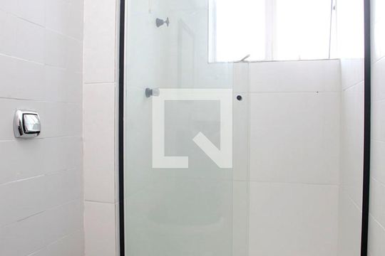 Banheiro de apartamento para alugar com 1 quarto, 60m² em Auxiliadora, Porto Alegre
