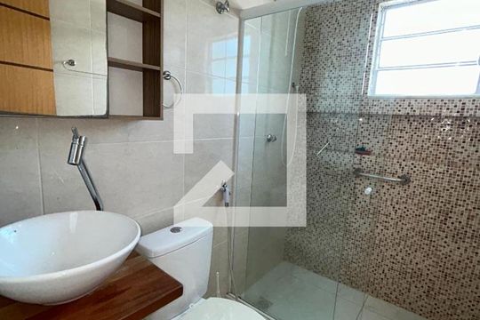 Banheiro Social de casa para alugar com 2 quartos, 70m² em Campinho, Rio de Janeiro