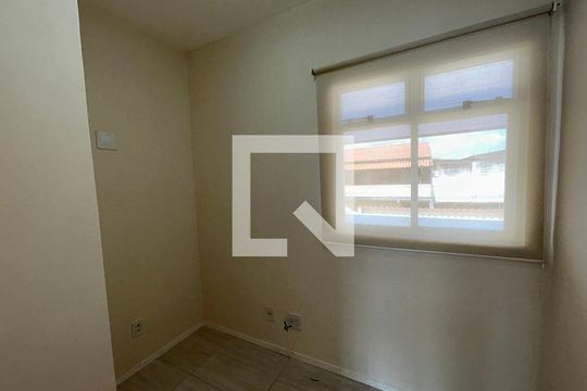 Escritório de casa para alugar com 2 quartos, 70m² em Campinho, Rio de Janeiro